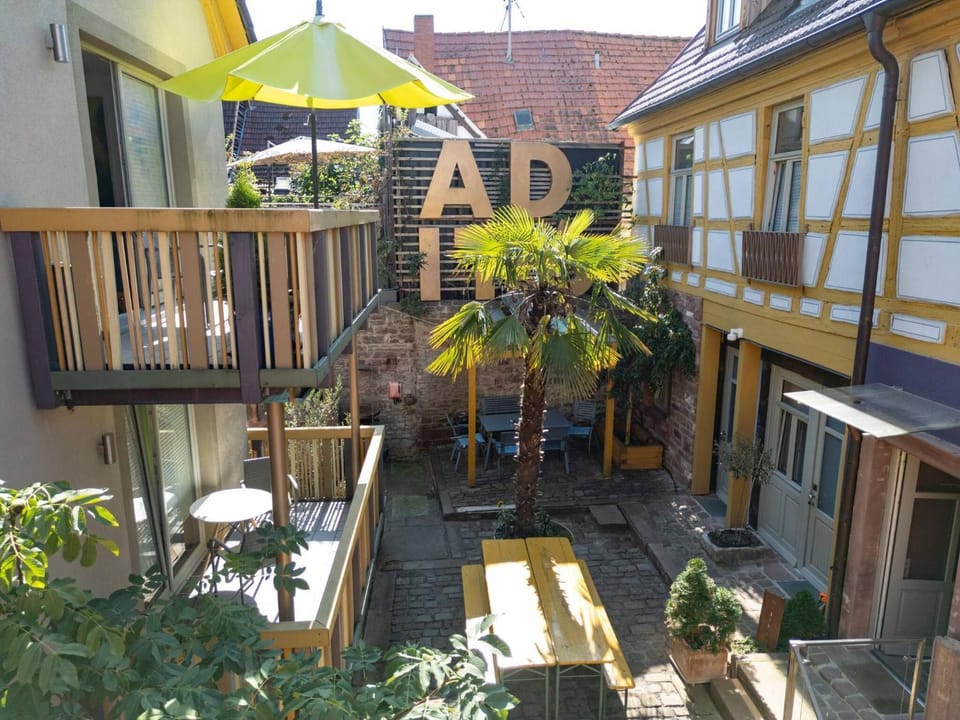 Patio, Neighbourhood, Balcony/Terrace