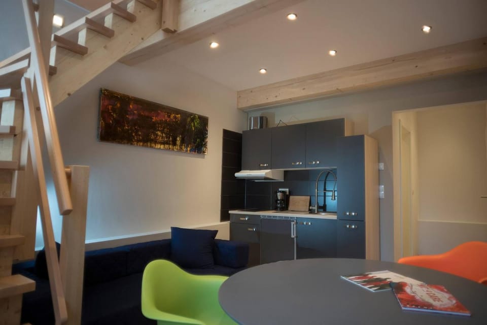 Living room, Decorative detail, Dining area