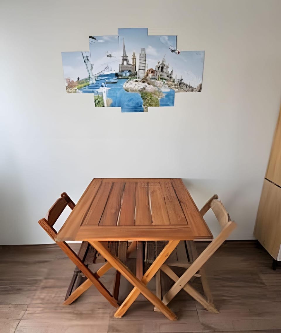 Living room, Dining area, Meals