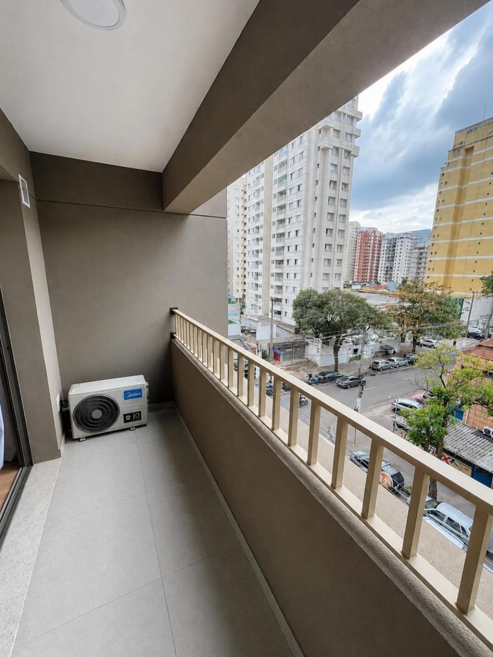 View (from property/room), Balcony/Terrace, City view, air conditioner