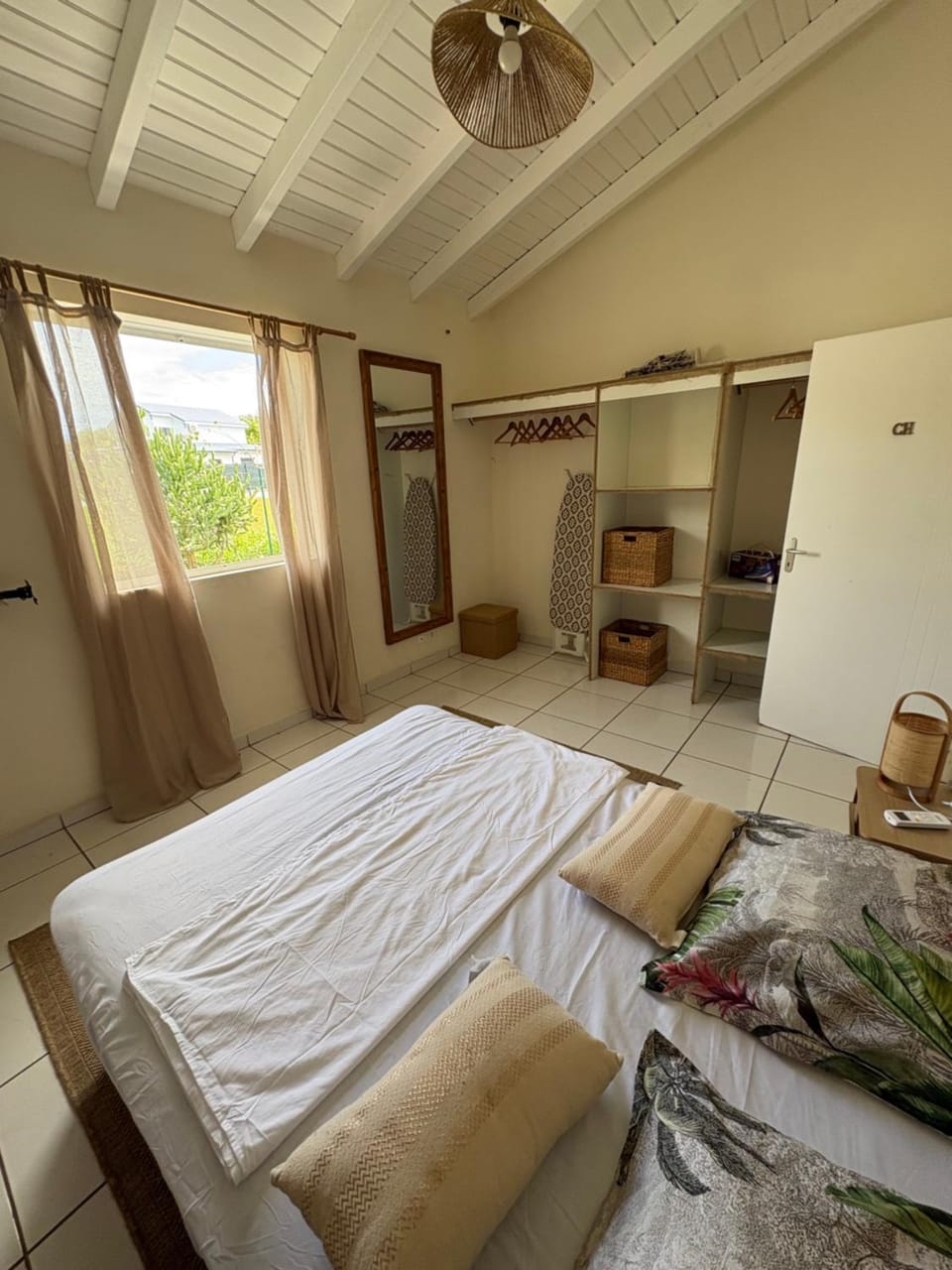 Logement cosy avec piscine et bar extérieur Apartment in Les Abymes