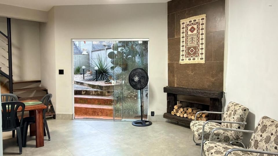 Living room, Seating area, Dining area, fireplace