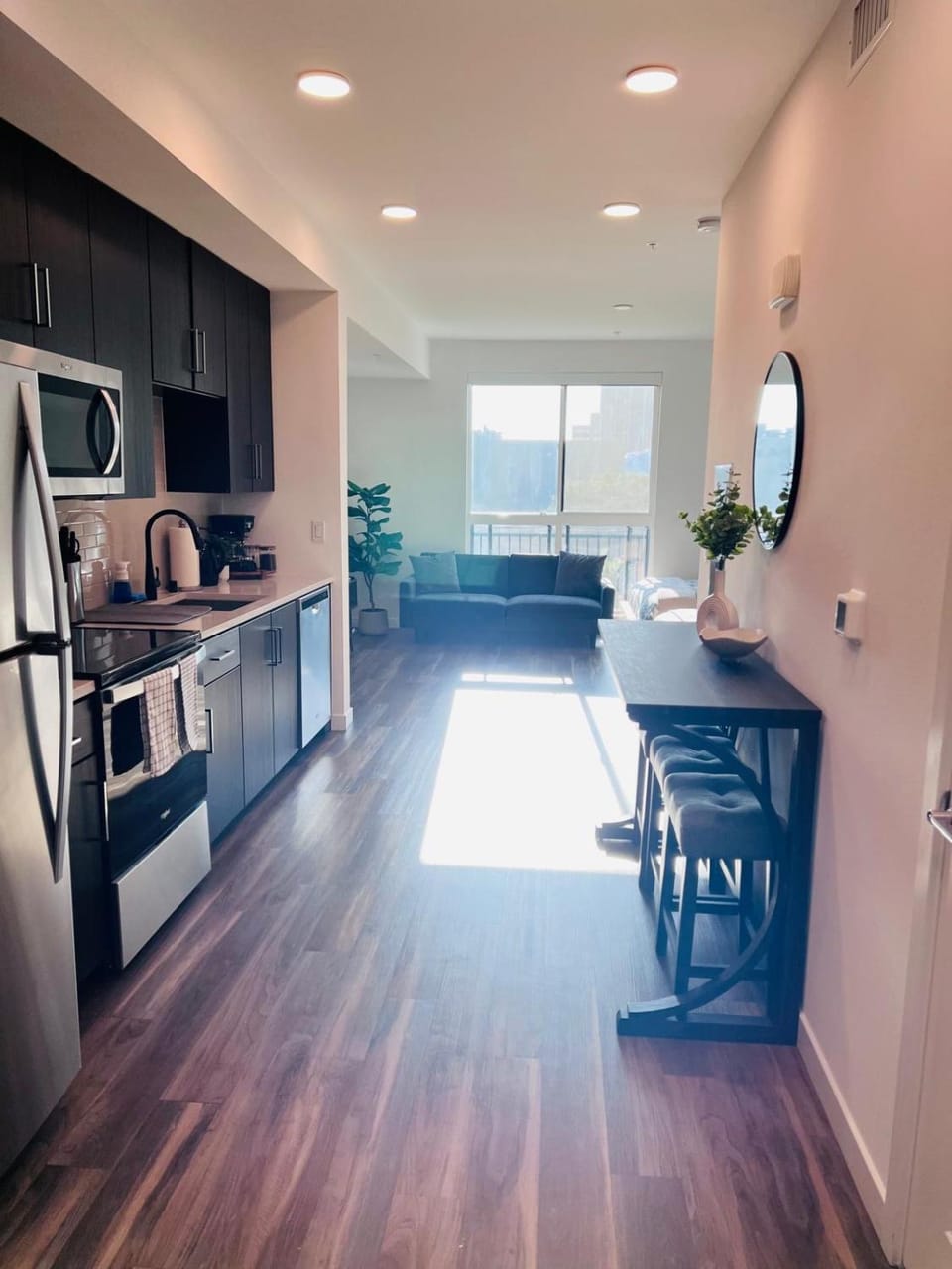 Stylish Vine Studio Parking & Free WiFi Apartment in Hollywood