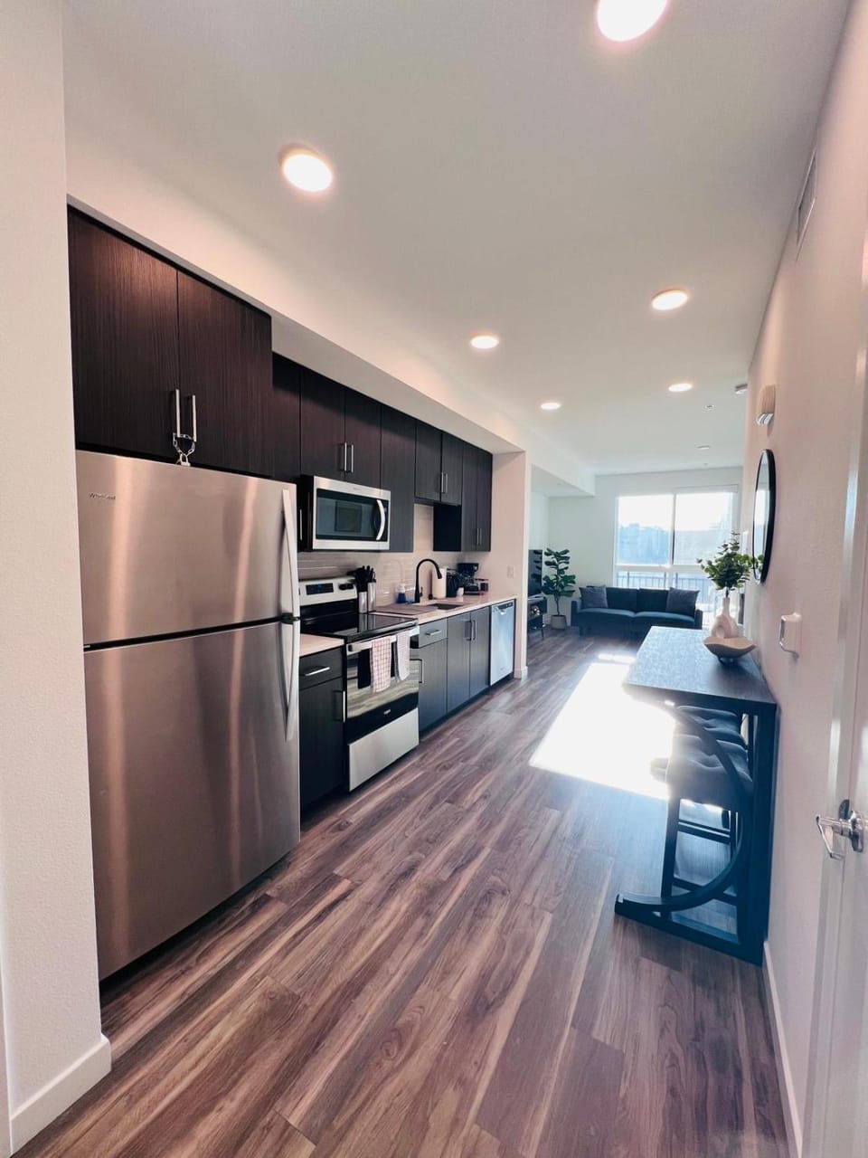 Stylish Vine Studio Parking & Free WiFi Apartment in Hollywood