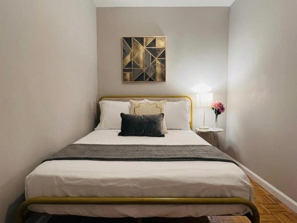 Manhattan West 2BR Columbus Circle Suites Apartment in Midtown