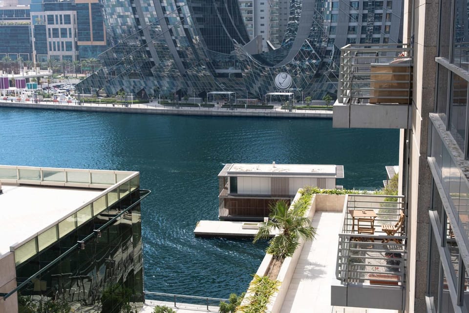 StayShort - Stylish 1BR in Prime Business Bay Apartment in Dubai