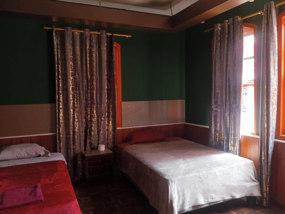 Hostal Piscis Bed and Breakfast in Quito
