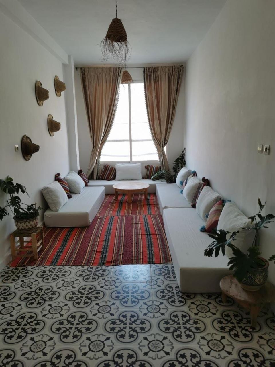 Bed, Living room, Photo of the whole room, Seating area, Bedroom