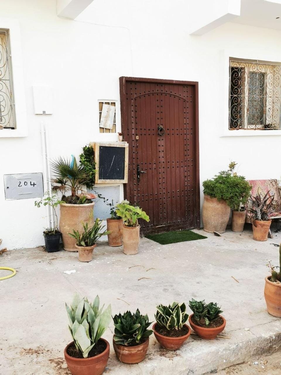 Property building, Facade/entrance, Garden, Garden view