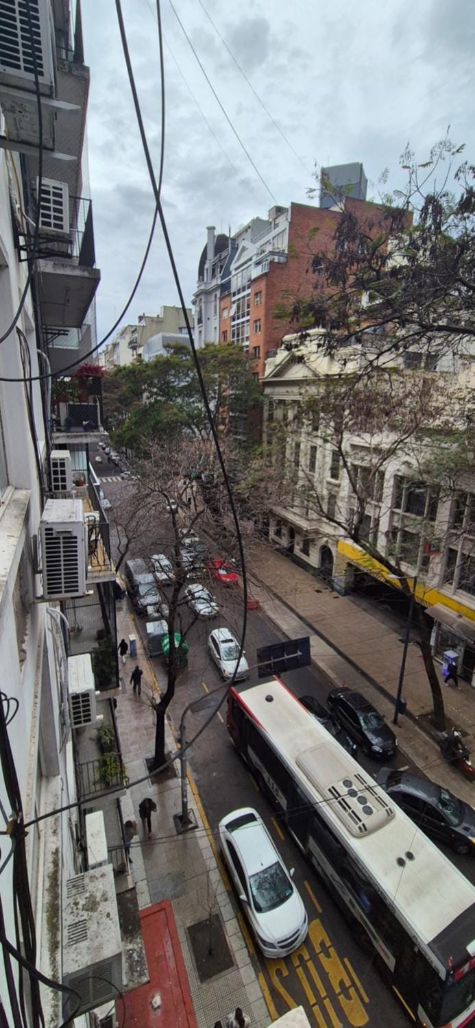 Un abrazo en pleno centro - Cálido, luminoso y en Lavalle y Callao Apartment in Buenos Aires