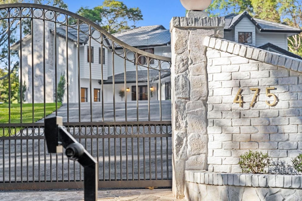 Hidden Valley Escape House in Tallebudgera