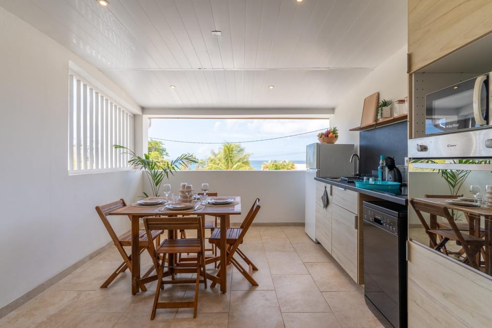 Balcony/Terrace, Kitchen or kitchenette, Dining area, dishwasher, oven, stove
