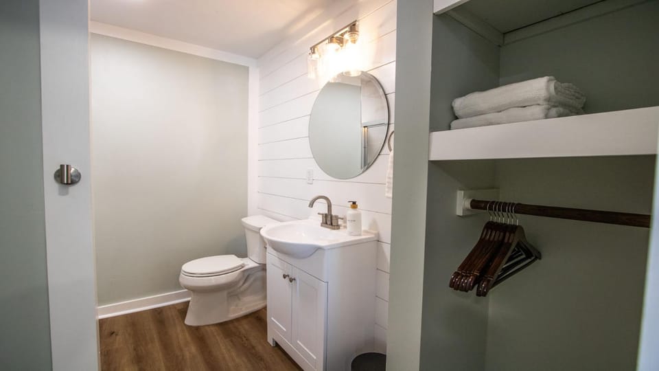 Brand New Downtown Retreat The Lofts at Big Rock Landin Apartment hotel in Morehead City