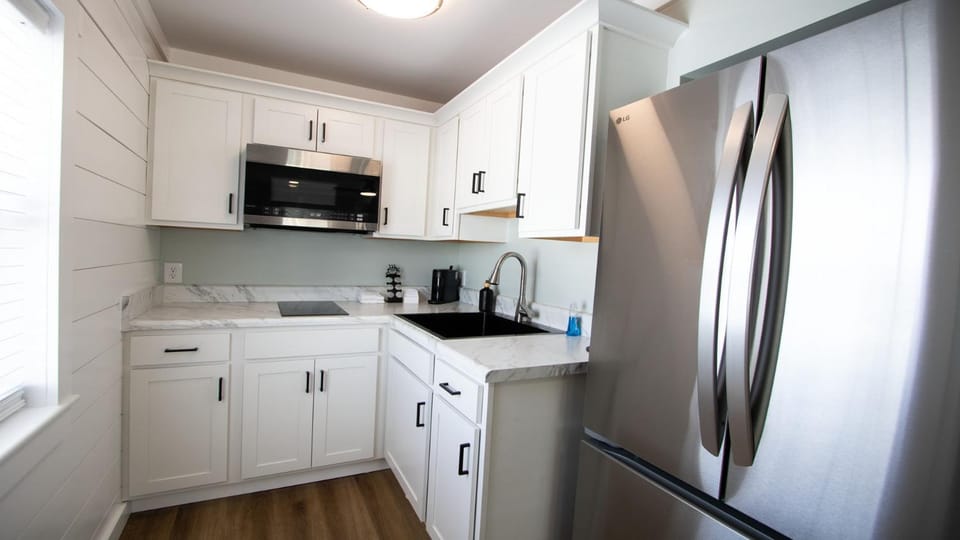 Brand New Waterfront Retreat Unit 4 at The Lofts at Big Rock Landing Apartment hotel in Morehead City