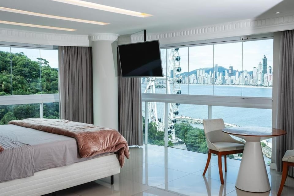 Balneário Cobertura Duplex Vista Mar & Roda Gigante House in Balneário Camboriú