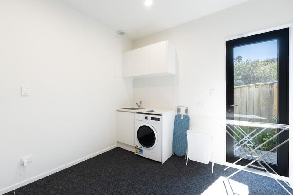 Sunny 3-Bedroom Home in Murrays Bay Apartment in Auckland