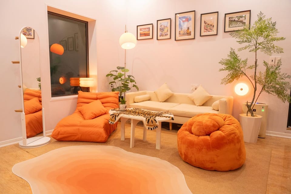 Living room, Seating area