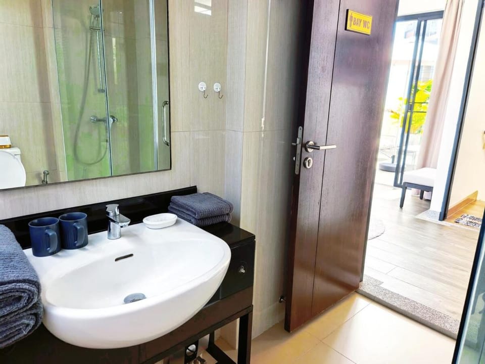 Coast Whisper Villa 3Bedroom Townhouse Villa Laguna Park 1 Close to Bangtao Beach Villa in Choeng Thale