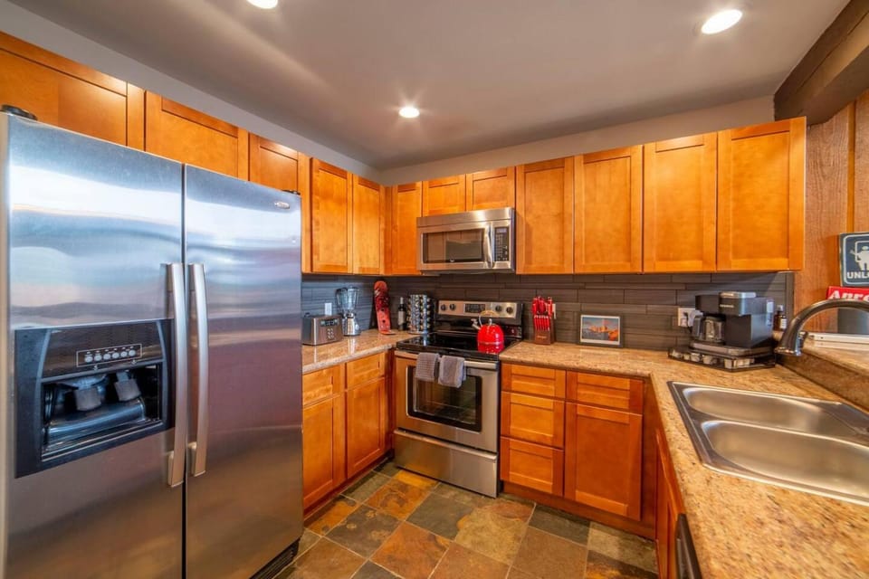 Coffee/tea facilities, Kitchen or kitchenette, dishwasher, minibar, oven, stove, toaster