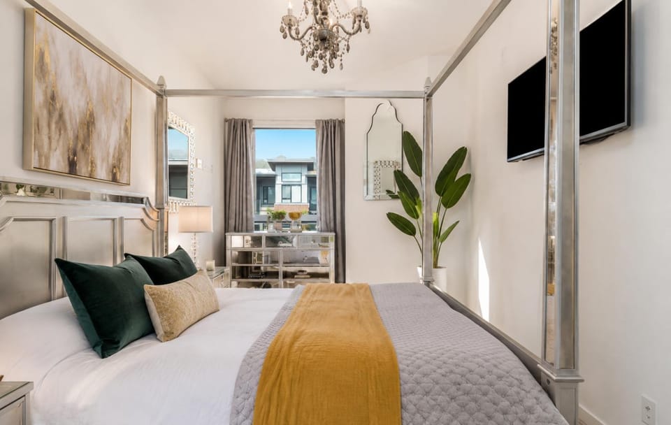 Premium 2 Bedroom Downtown Vancouver Stay with Modern City Vibes Apartment in Vancouver