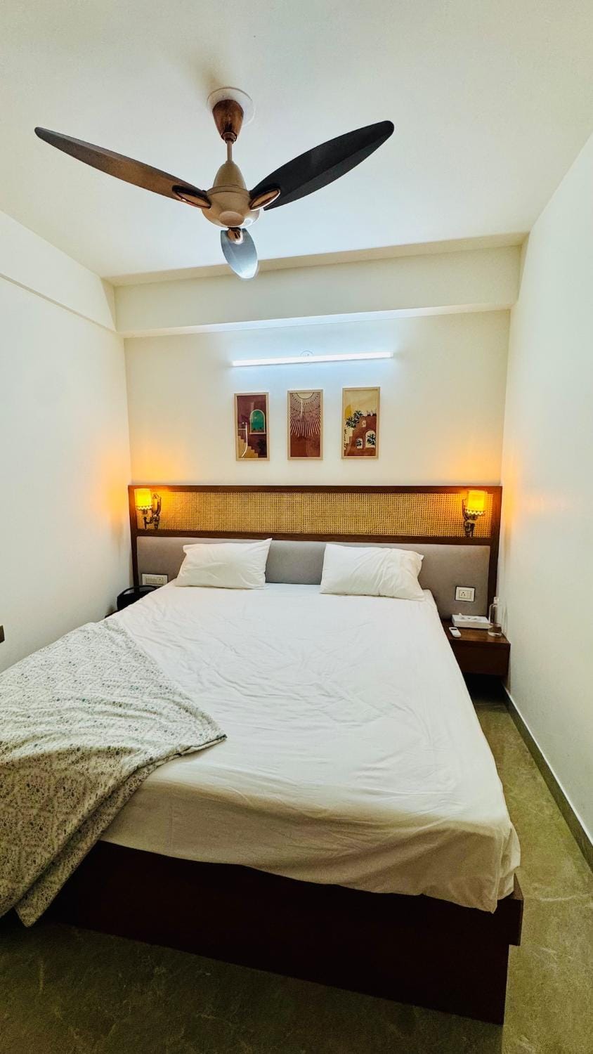 Sukoon vibes with Projector & Rooftop Pool Apartment in Jaipur