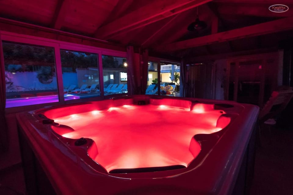 Hot Tub, Massage, Sauna