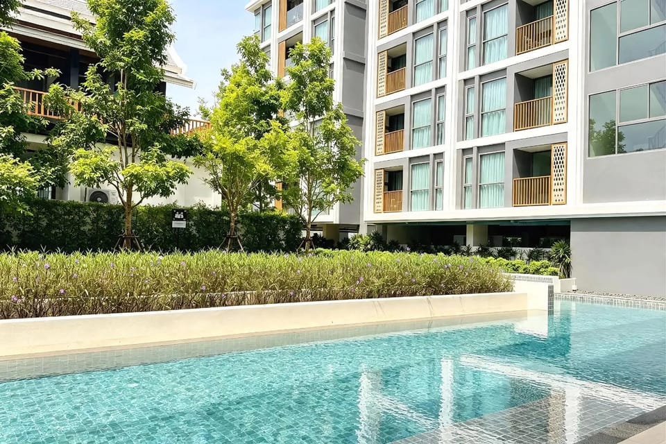 Property building, Garden, Swimming pool