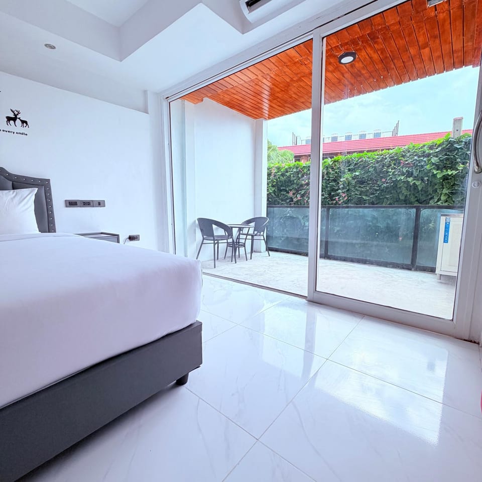 Karon Place ONE Hotel in Phuket