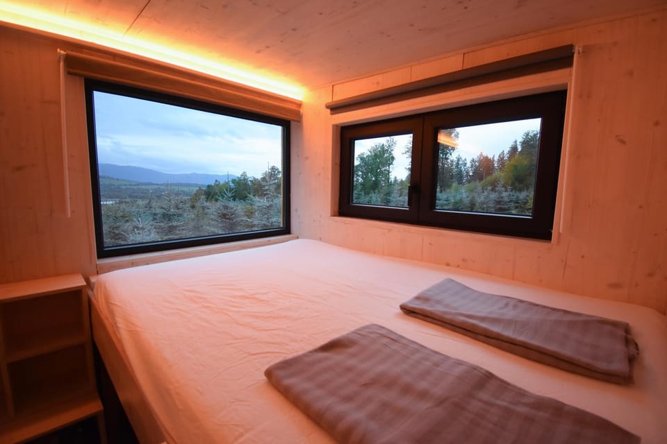 Bed, Mountain view