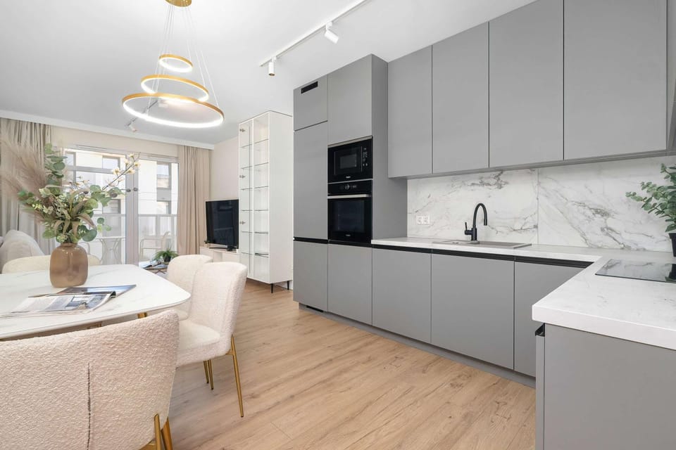 Kitchen or kitchenette, Dining area, dishwasher, oven, stove