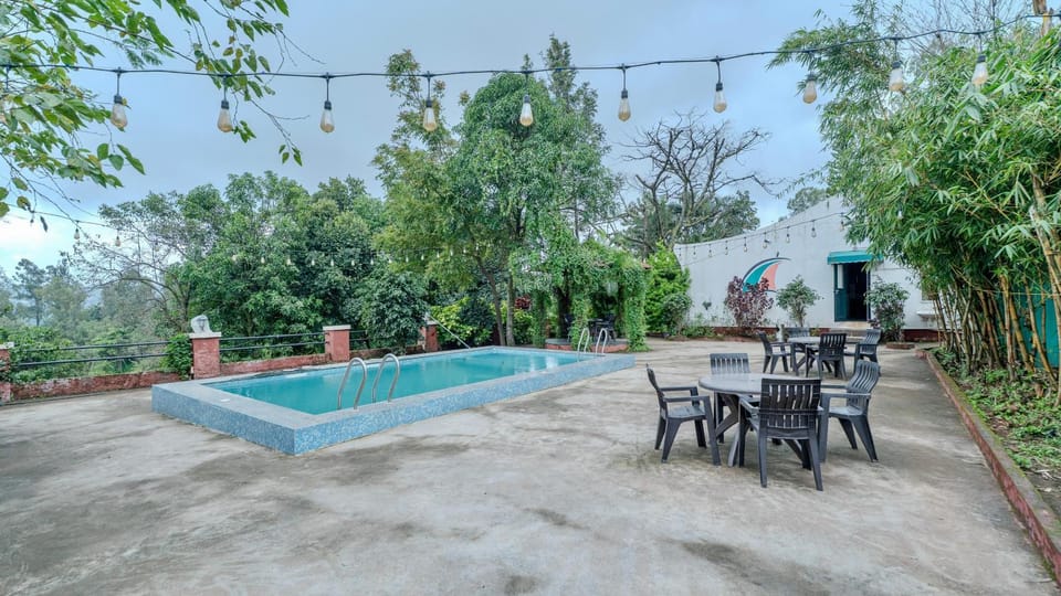 Swimming pool, Swimming pool