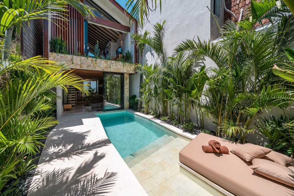 Villa Mūna-Tropical 1BR villa near Bingin Beaches! Villa in Bali