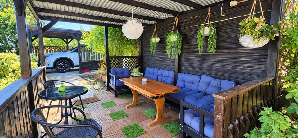 Patio, Garden, Dining area, Garden view