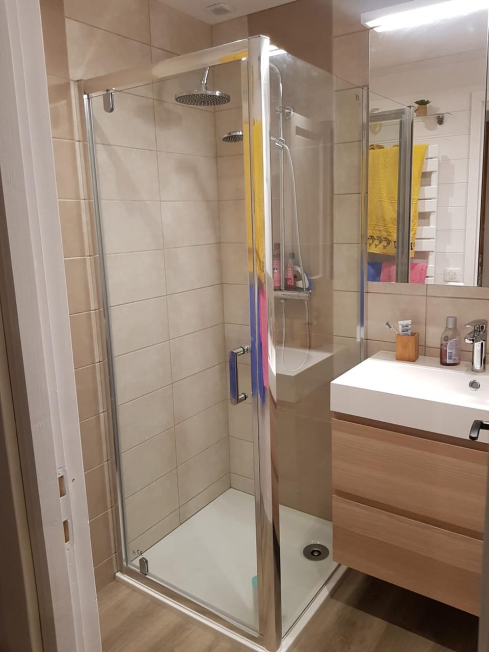 Shower, Bathroom, towels