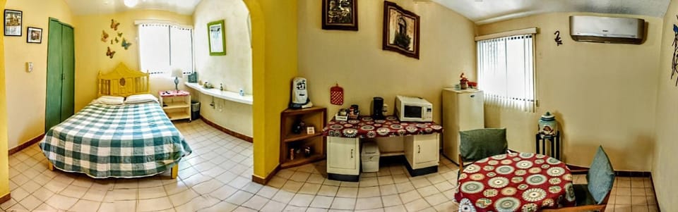 Nice and Cozy studio very close to the boardwalk and the beach House in La Paz
