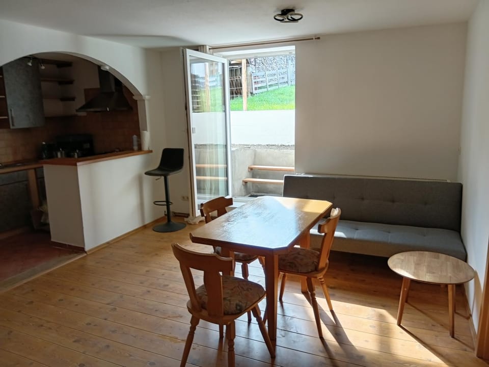 Kitchen or kitchenette, Lounge or bar, Seating area, Dining area