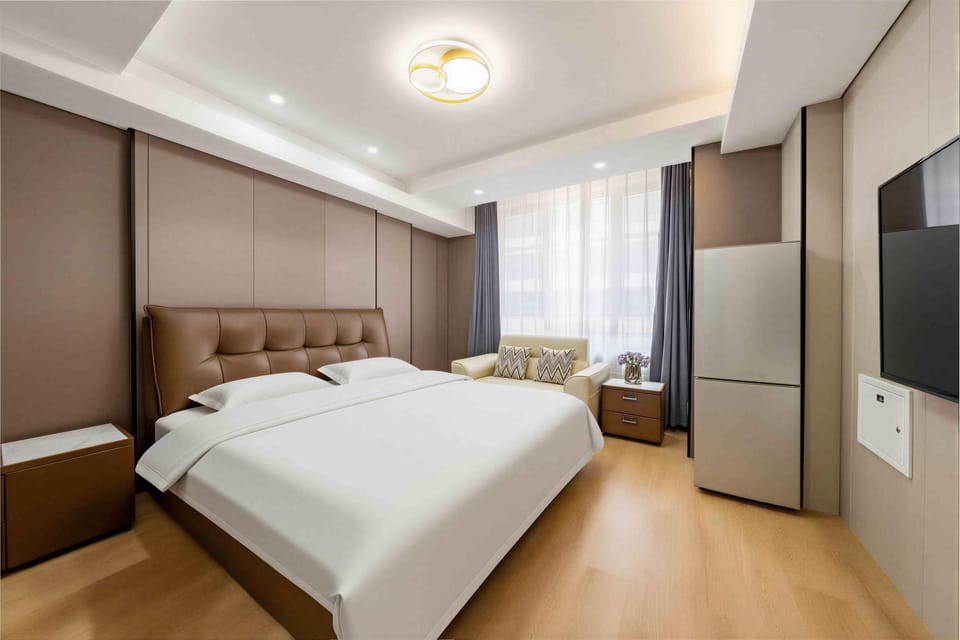 Communal lounge/ TV room, Bed, TV and multimedia, View (from property/room), Kitchen or kitchenette, Photo of the whole room, Evening entertainment, Bedroom, wardrobe
