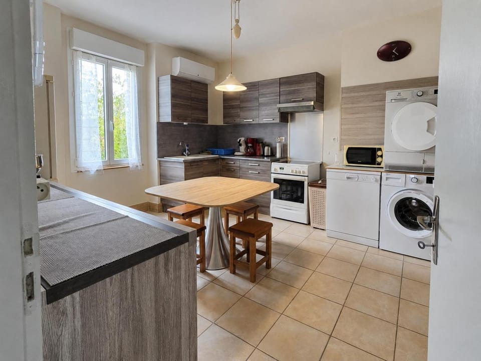 dishwasher, stove, washing machine, kitchen