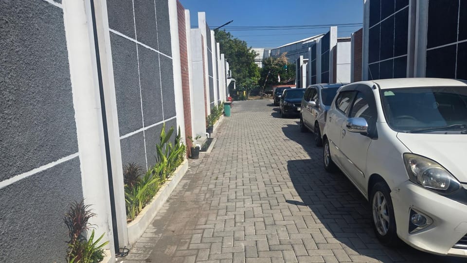 Day, Neighbourhood, Street view, Parking