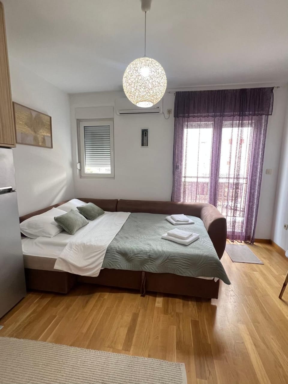Stari Aerodrom Studio with Private Parking Apartment in Podgorica