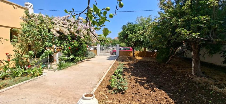 Garden, Garden view