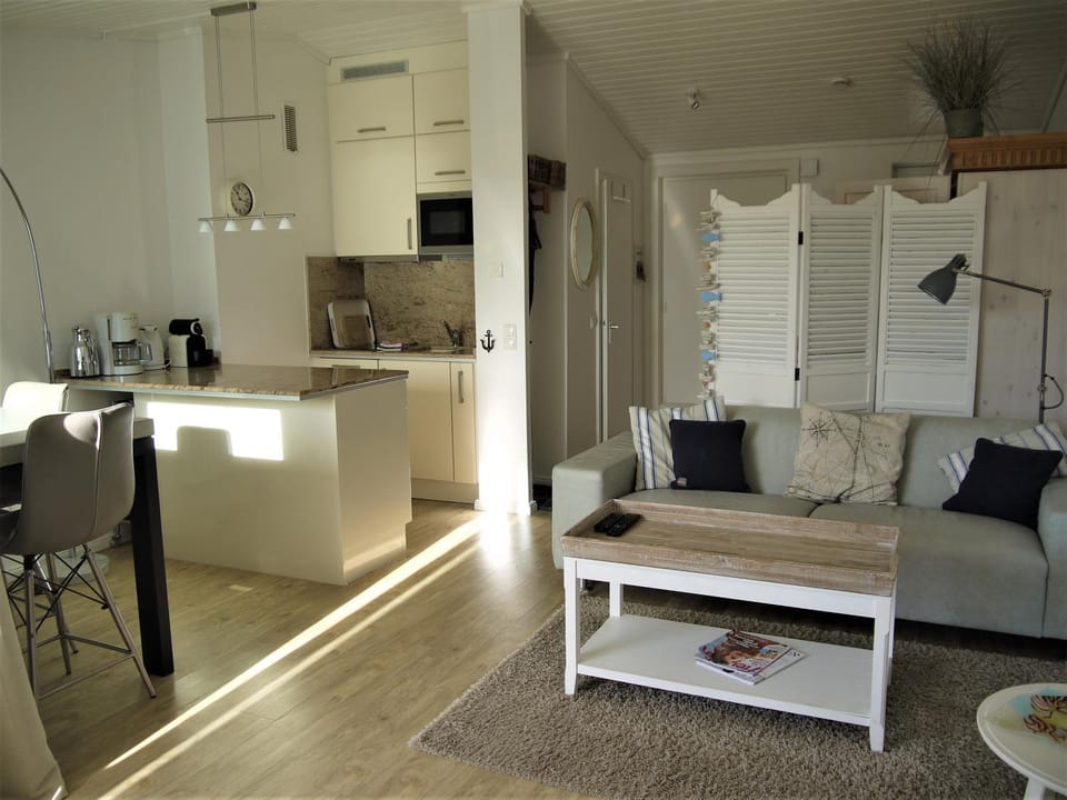 Kitchen or kitchenette, Living room, Seating area