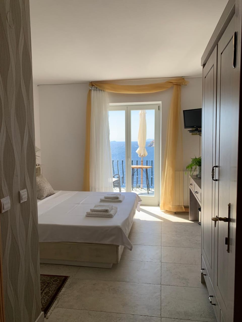 Beach house Sveti Jakov Bed and Breakfast in Dubrovnik