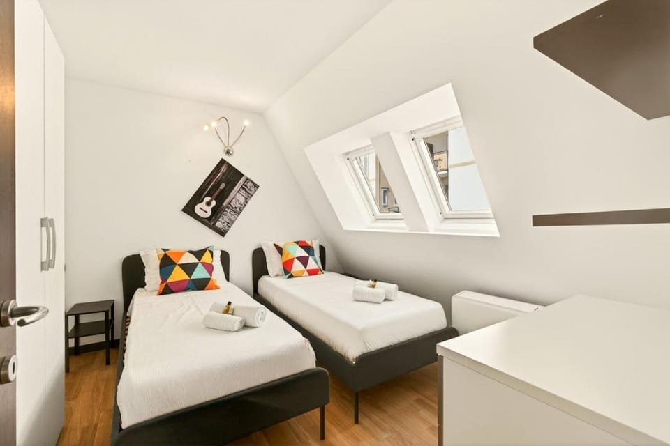 Bed, Photo of the whole room, Bedroom, towels, wardrobe, air conditioner