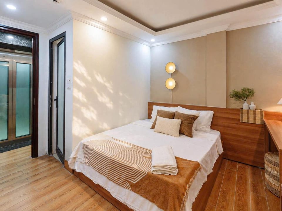 Photo of the whole room, Bedroom
