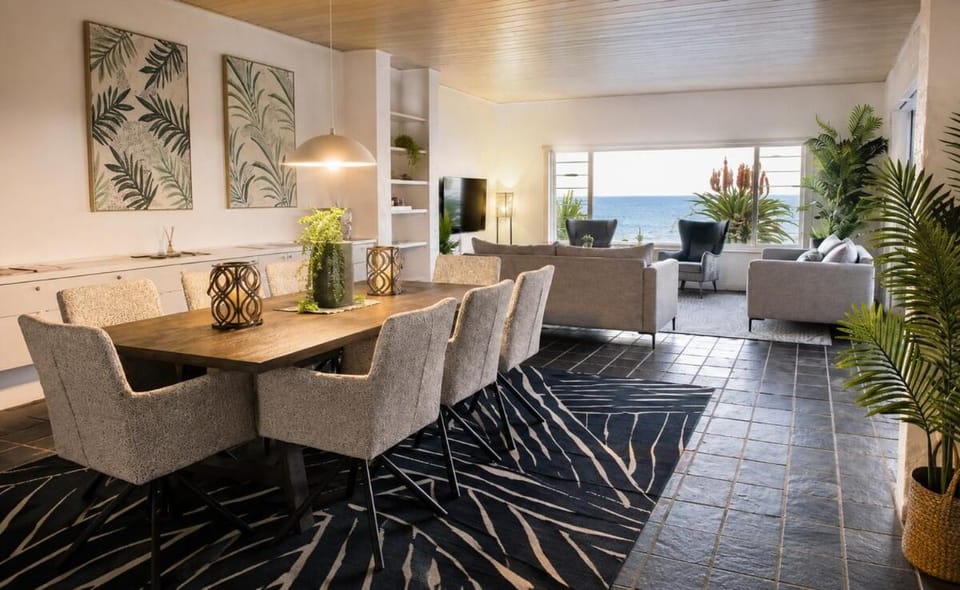 ŉ Stukkie Weskus Beachfront Retreat House in Western Cape