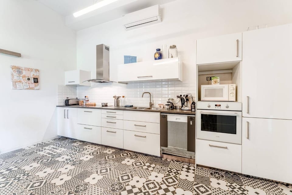 Kitchen or kitchenette, Living room