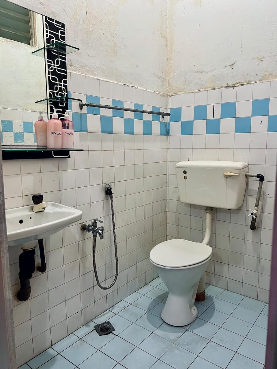 Ieda Homestay 3BR Home Near Paka Beach House in Terengganu, Malaysia