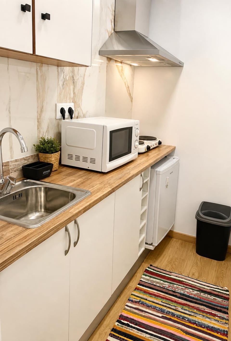 Coffee/tea facilities, Kitchen or kitchenette, minibar, oven, stove, dryer