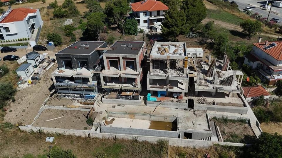 Blue Breeze Luxury Suites Nikiti Sea View - Pool Apartment in Nikiti